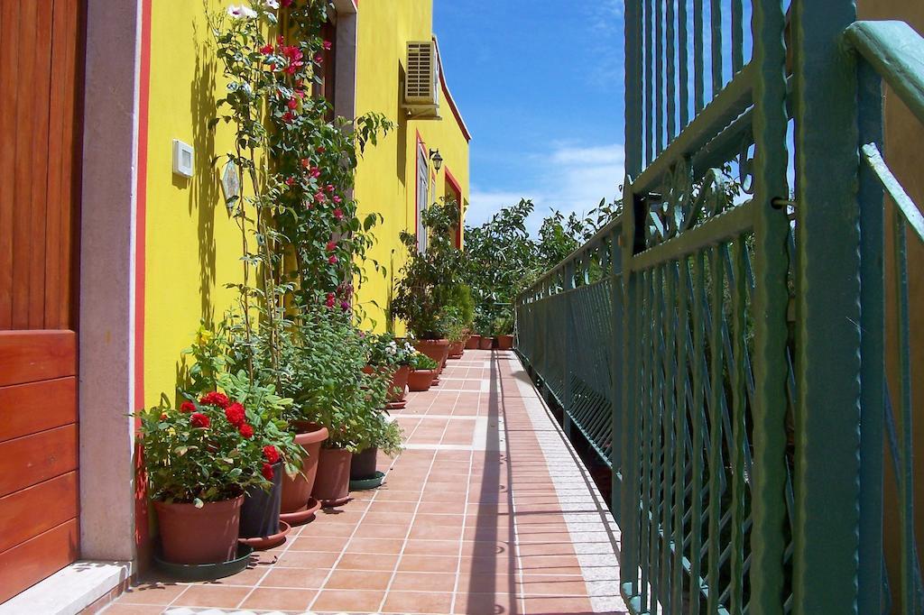 B&B Le Terrazze Isola Di S. Antioco Сант-Антиоко Экстерьер фото